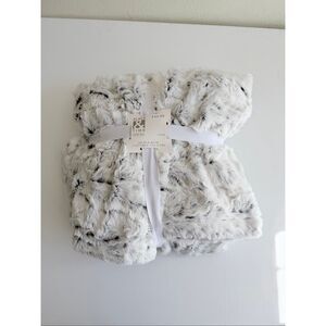 Place & Time Everyday Throw Blanket, 50 x 60, Faux Fur, Plush, Cozy